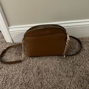 Michael Kors- crossbody